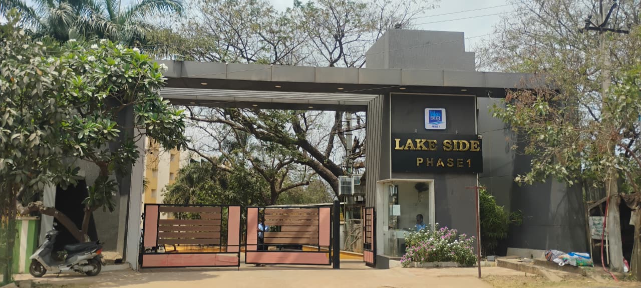 Lakeside 1